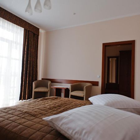 Karpaty Hotel フースト エクステリア 写真