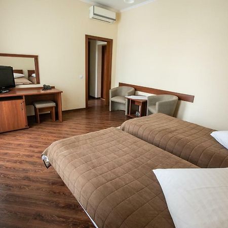 Karpaty Hotel フースト エクステリア 写真