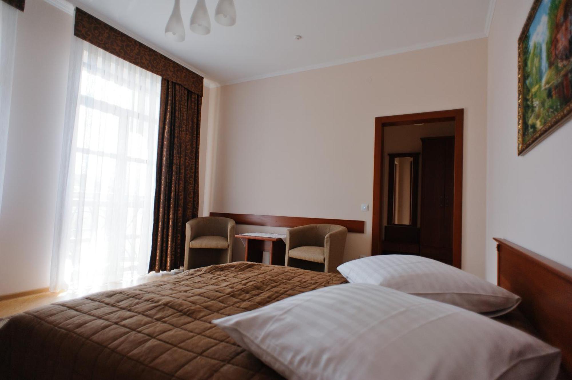 Karpaty Hotel フースト エクステリア 写真