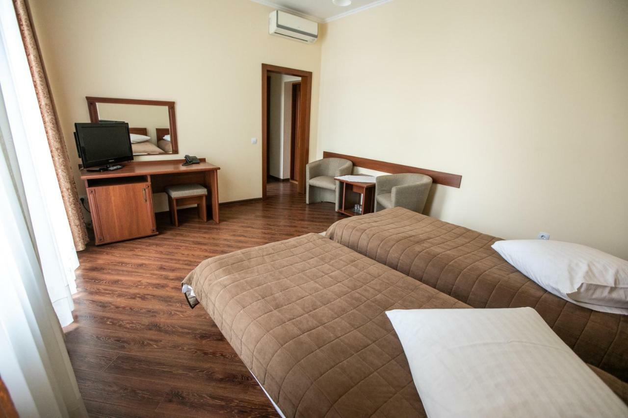 Karpaty Hotel フースト エクステリア 写真