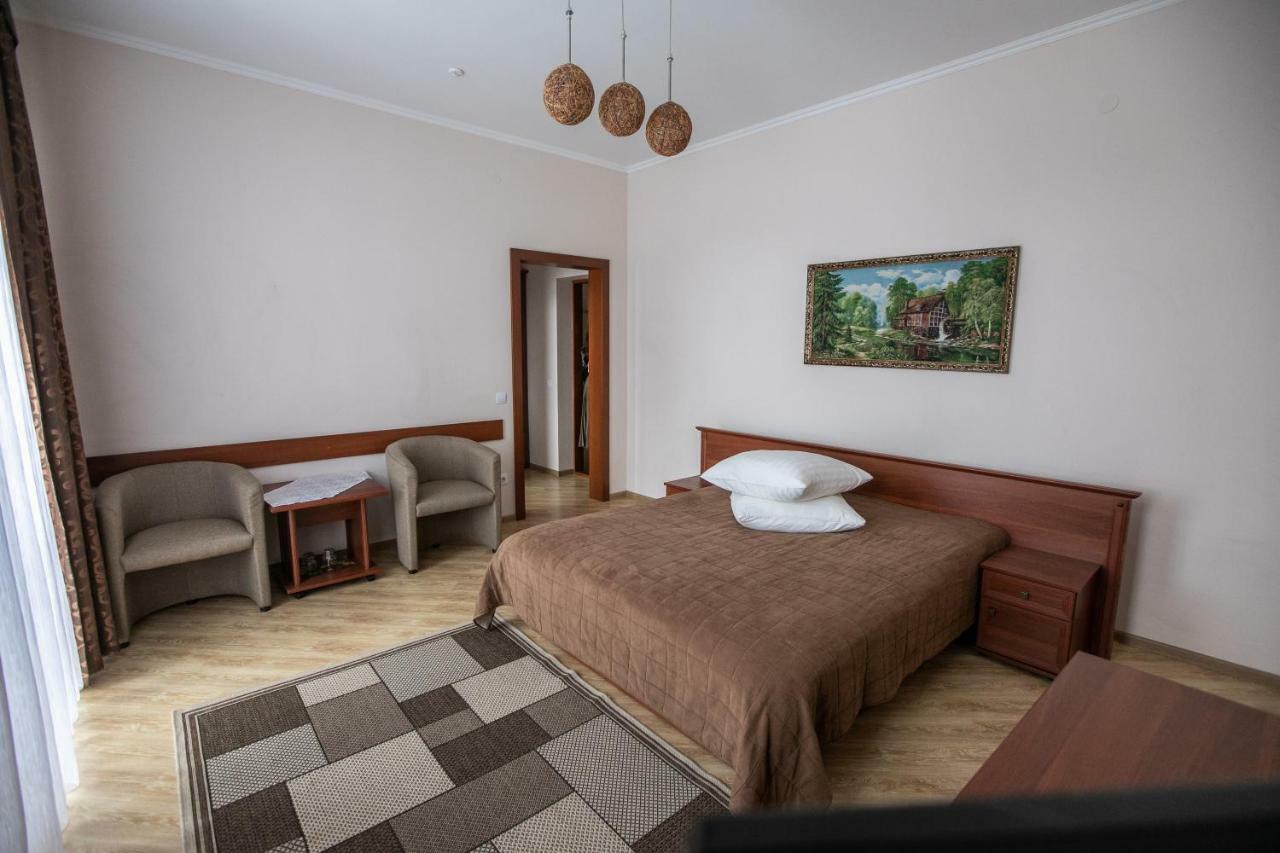 Karpaty Hotel フースト エクステリア 写真